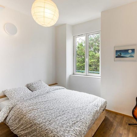 Avec Une Belle Vue Sur Mer Apartment Брест Екстериор снимка